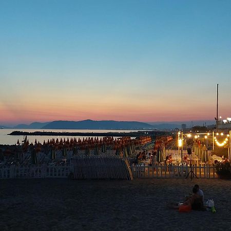 Appartamento Al Mare Di Liguria E Toscana Marina di Massa Luaran gambar