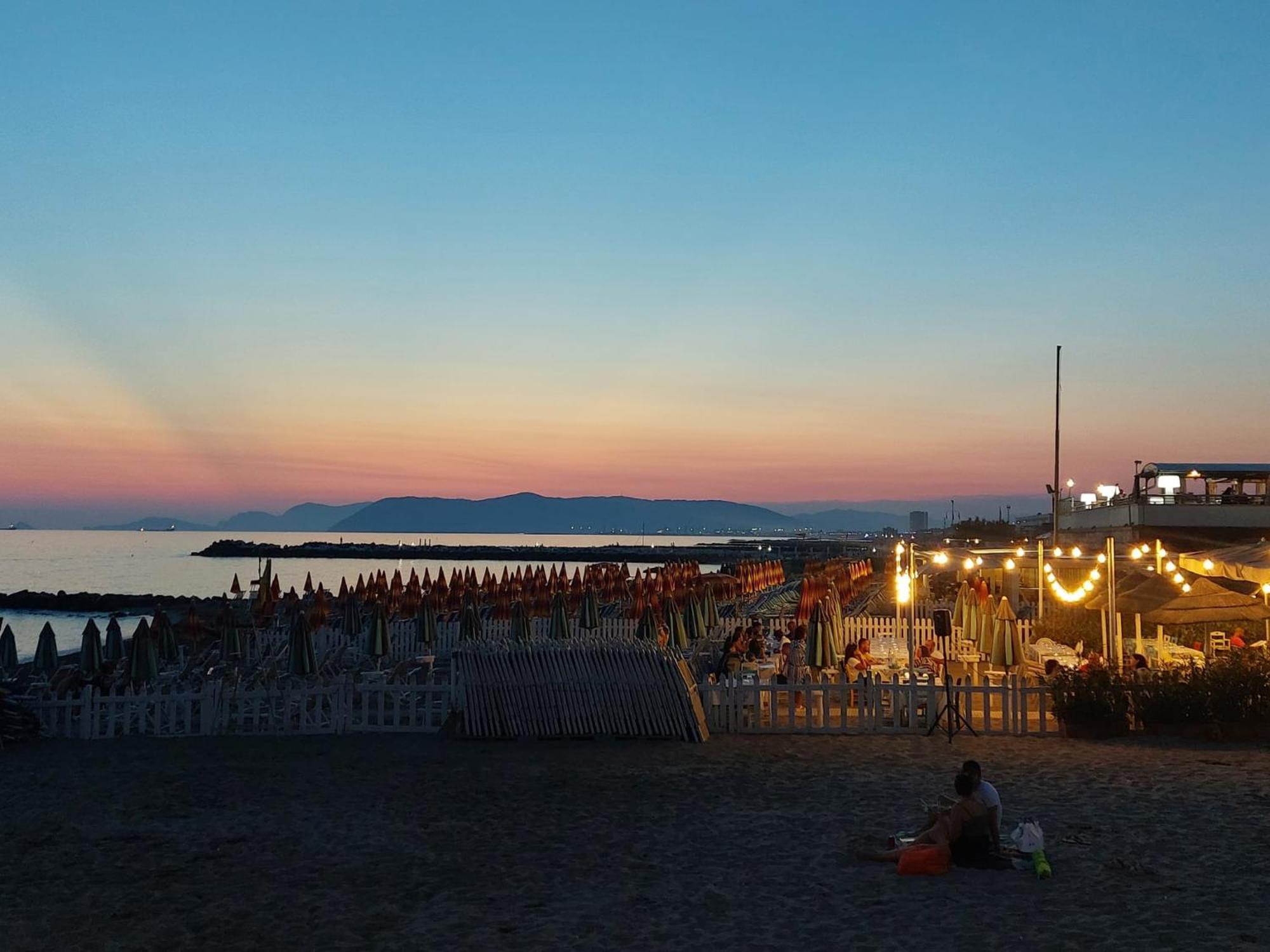 Appartamento Al Mare Di Liguria E Toscana Marina di Massa Luaran gambar